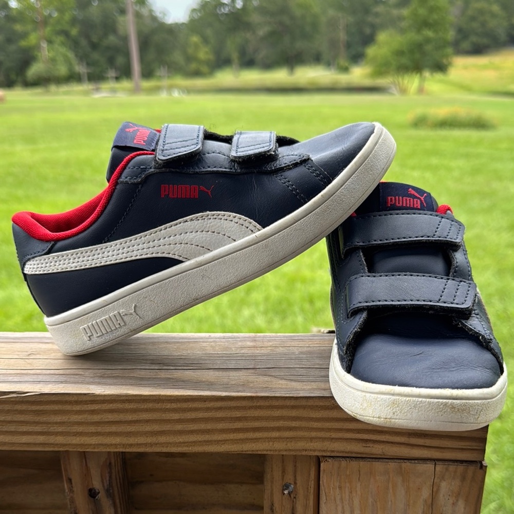 Puma Rickie Classic Kids Easy On Velcro Sneakers - Used Size 2C Boys